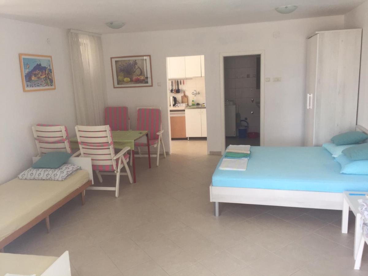 Apartment Perla - 150M From The Sea نوفي فينودولسكي المظهر الخارجي الصورة